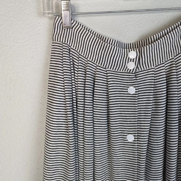 Jones New York Black/White Striped Button Down Skirt with Pockets - Picture 4 of 6